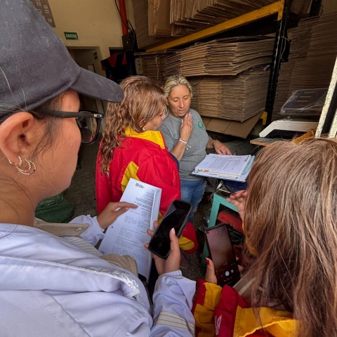 Contratistas de la alcaldía local y entidades Distritales durante la ejecución de la actividad.