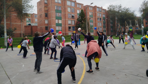 Actividad fisica en parque de adultos mayores