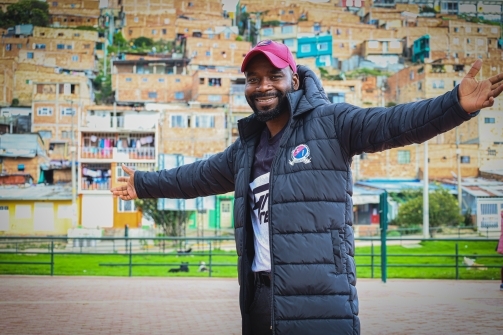 La Bogotá no Contada: el hombre afro que lleva la esperanza de un mejor futuro de la mano del deporte