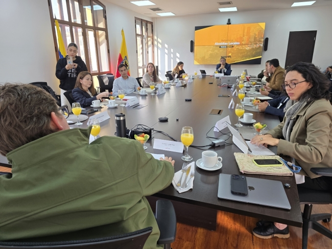 Mesa de diálogo para fortalecer el modelo de gobernanza territorial en Bogotá