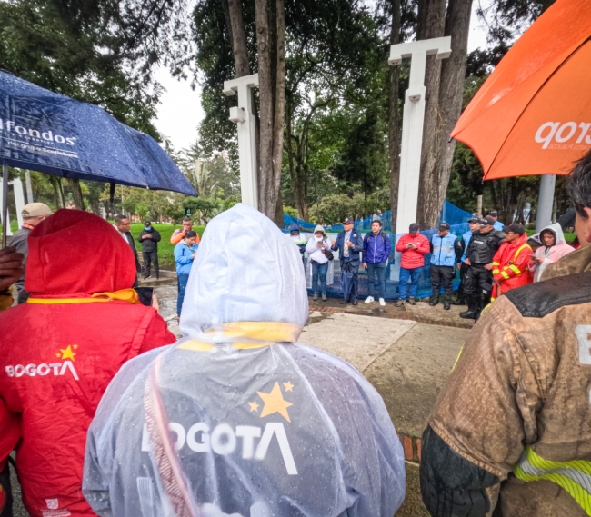 Representantes de entidades del Distrito en Puesto de Mando Unificado en el Parque Nacional