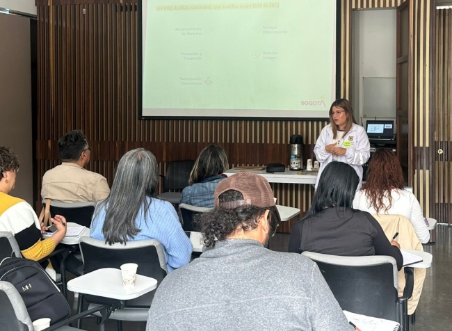 Jornada de capacitación y certificación para reforzar apoyo emocional, prevenir violencias y mejorar el acompañamiento a niñas, niños y adolescentes en la localidad de Mártires en Bogotá. 