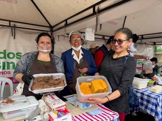 Una pequeña muestra de tres emprendedores de Usme y sus productos en la feria