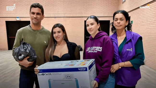 Los Mártires entrega incentivos a emprendedoras locales