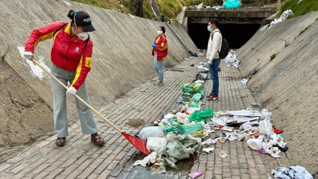 Los Mártires recuperó 1.200 m² con jornada de limpieza en el Canal Comuneros