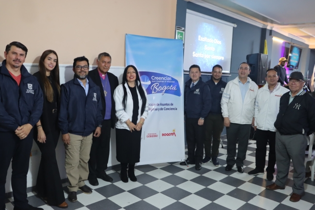 Integrantes del Comité Local de Libertad Religiosa de Fontibón y funcionarios de la Secretaría de Gobierno