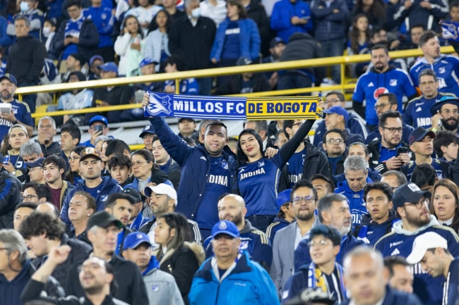 Hinchas de Millonarios en el estadio