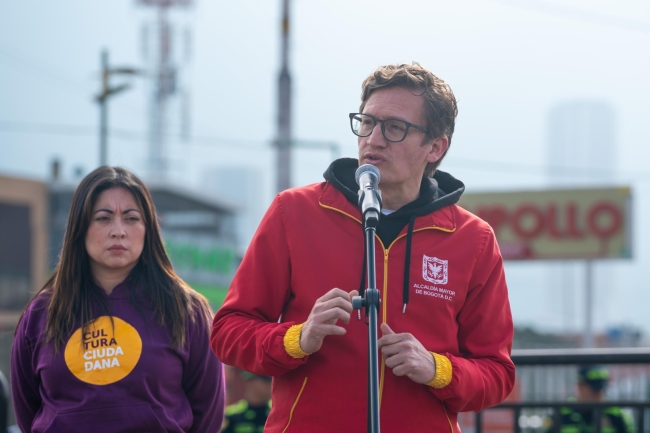 Gustavo Quintero, Secretario Distrial de Gobierno dirigiéndose a la audiencia 