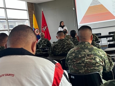 Personal militar recibe capacitación sobre el Código Nacional de Seguridad y Convivencia Ciudadana. 