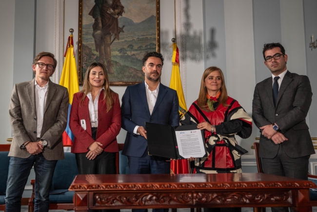 Bogotá firma el Pacto por la Transparencia y la Ética Pública