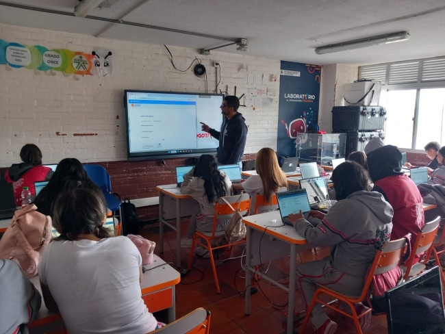 Estudiantes con acceso y permanencia en la educación superior