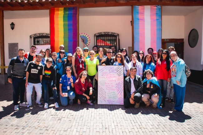 Izada bandera LGTBI