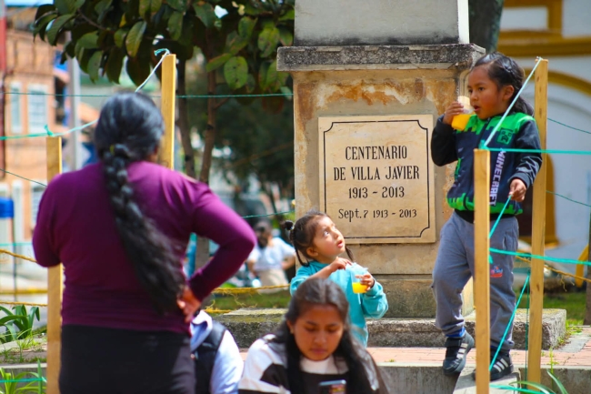 Niñas disfrutando de un gran día