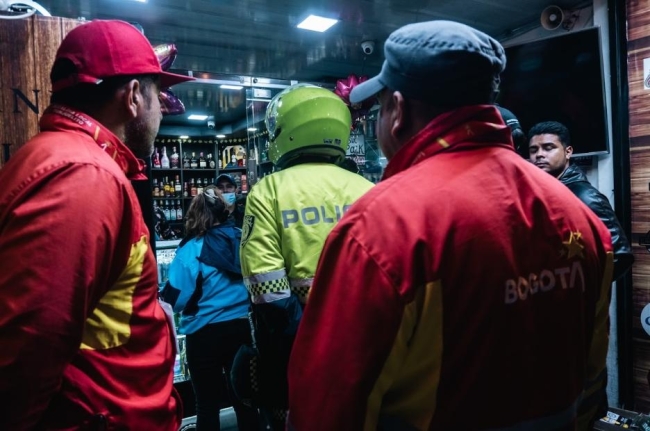 Fotografía relacionada con: DOS ESTABLECIMIENTOS FUERON SUSPENDIDOS DURANTE OPERATIVO DE CONTROL A ACTIVIDADES DE LICORES EN TUNJUELITO.