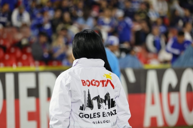 La Comisión Distrital de Seguridad, Comodidad y Convivencia para el Fútbol de Bogotá (CDSCCFB) se encarga de garantizar la seguridad, comodidad y convivencia en los eventos futbolísticos de la ciudad