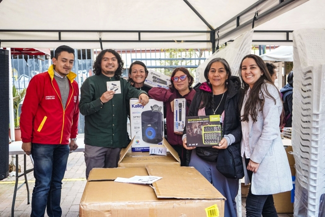 entrega de dotaciones a organizaciones sociales, culturales y medios comunitarios